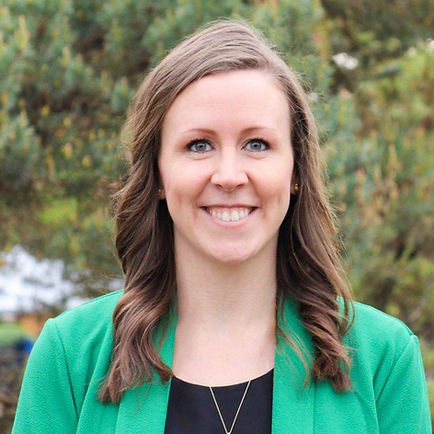 Portrait of Dr. Sarah Mealy